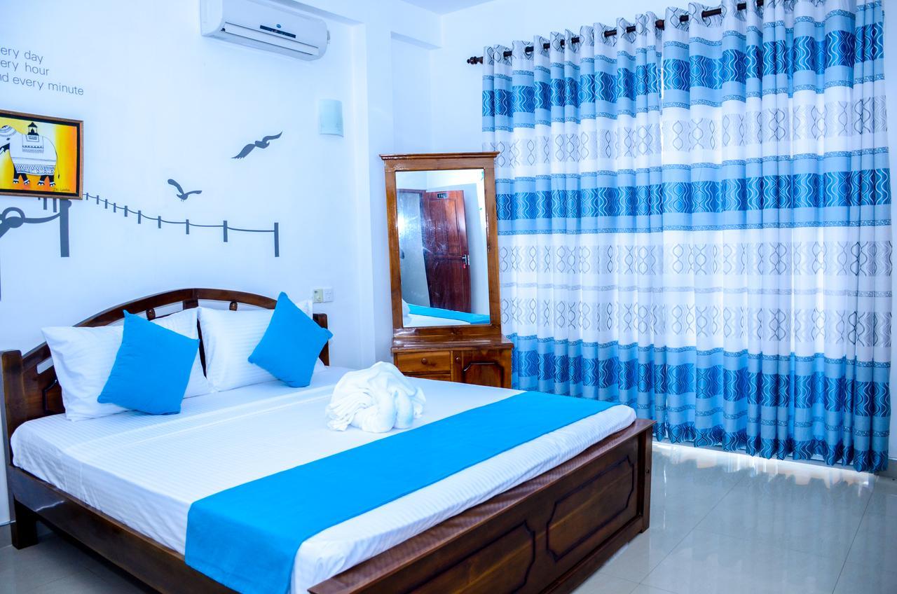 Yoho Beach Glory Hotel Negombo Buitenkant foto