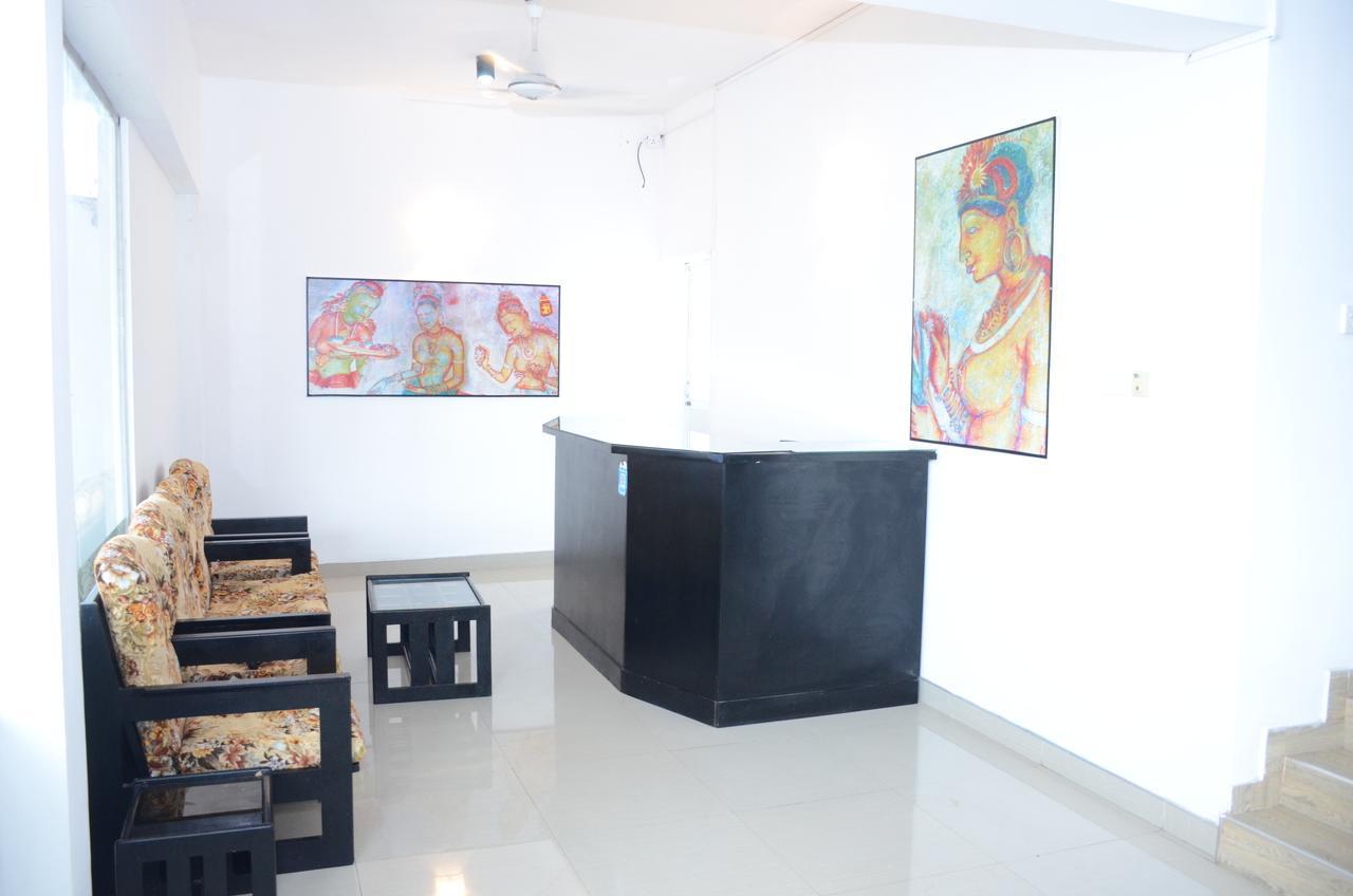 Yoho Beach Glory Hotel Negombo Buitenkant foto
