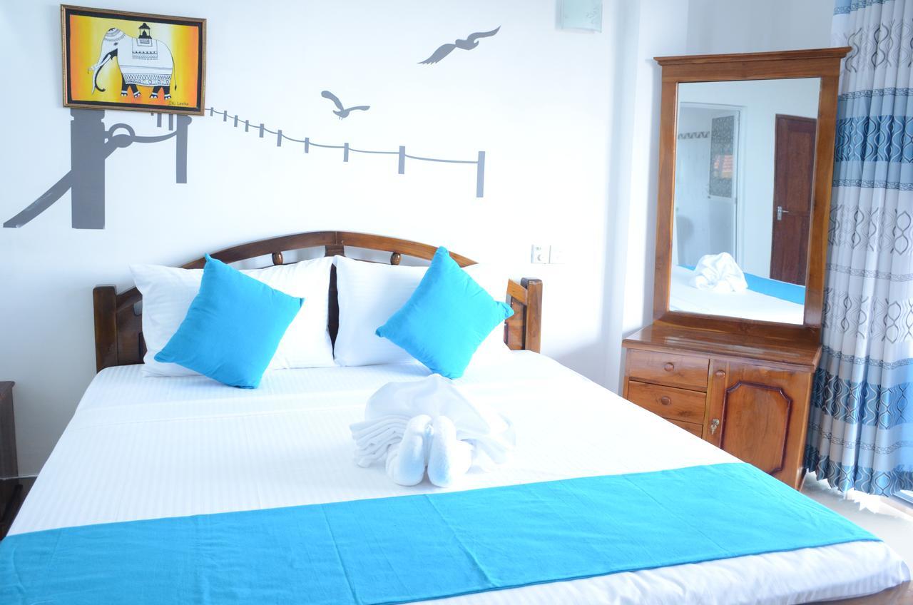 Yoho Beach Glory Hotel Negombo Buitenkant foto