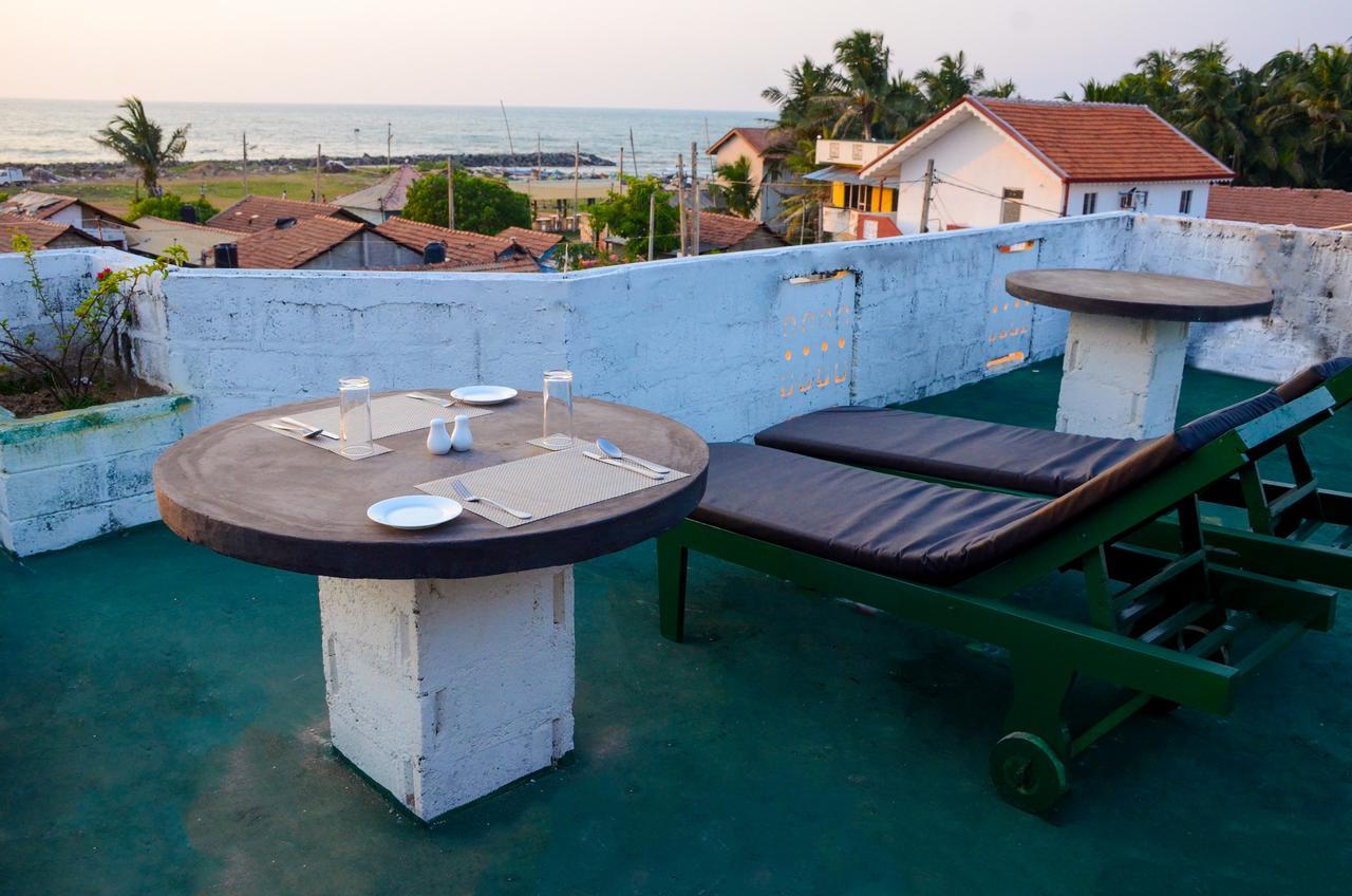 Yoho Beach Glory Hotel Negombo Buitenkant foto